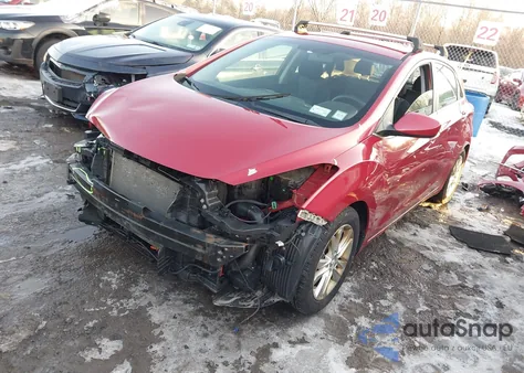 2014 Hyundai Elantra Gt z USA, uszkodzony, nr VIN KMHD35LH2EU217925